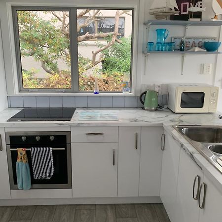 Beach Cottage - A Cosy Beach Cottage Charmer Riverton 外观 照片
