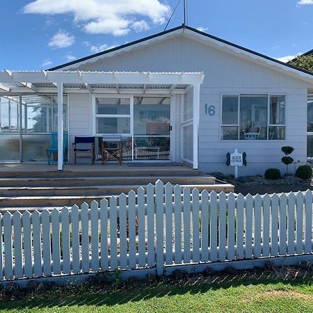 Beach Cottage - A Cosy Beach Cottage Charmer Riverton 外观 照片